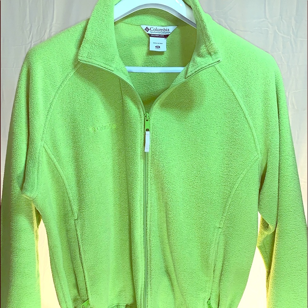 Beautiful women’s 2X modern green top layer